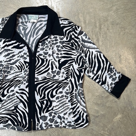 VINTAGE Bantry Bay By Tina Camato Black White Grey Animal Print Zip Up Blouse 3W - Picture 4 of 8